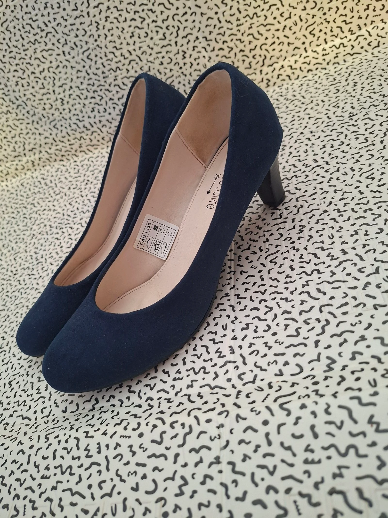 Escarpins bleu marine Ligne à Suivre T39 – Talons élégants